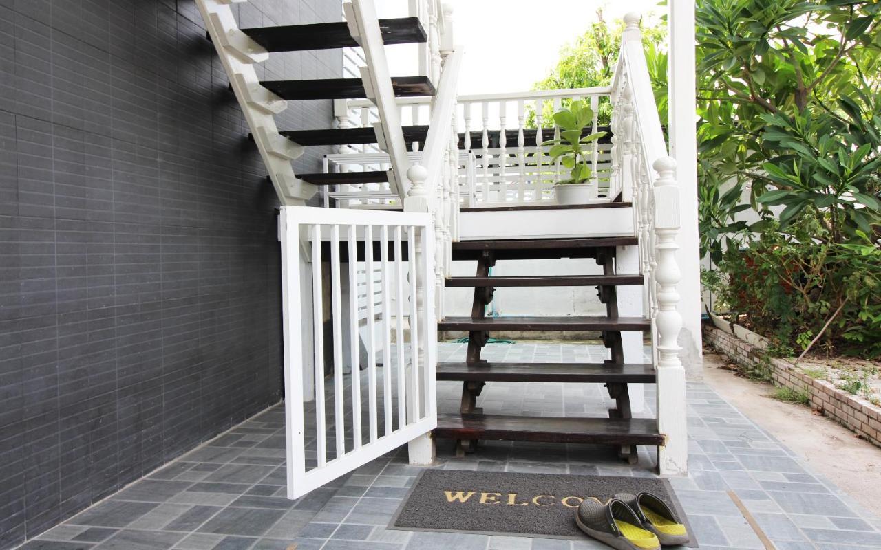 Room In Guest Room - Baan Khunphiphit Homestay No2322 Аюттхая Экстерьер фото