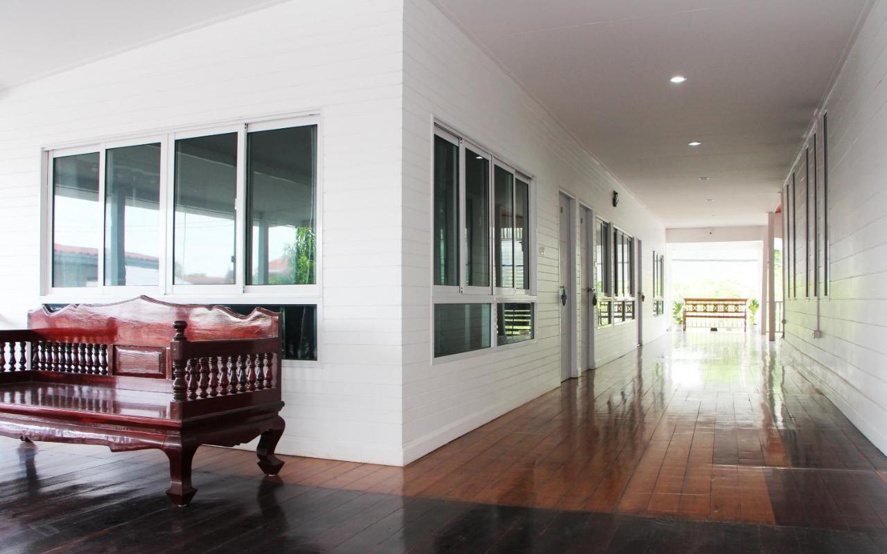 Room In Guest Room - Baan Khunphiphit Homestay No2322 Аюттхая Экстерьер фото
